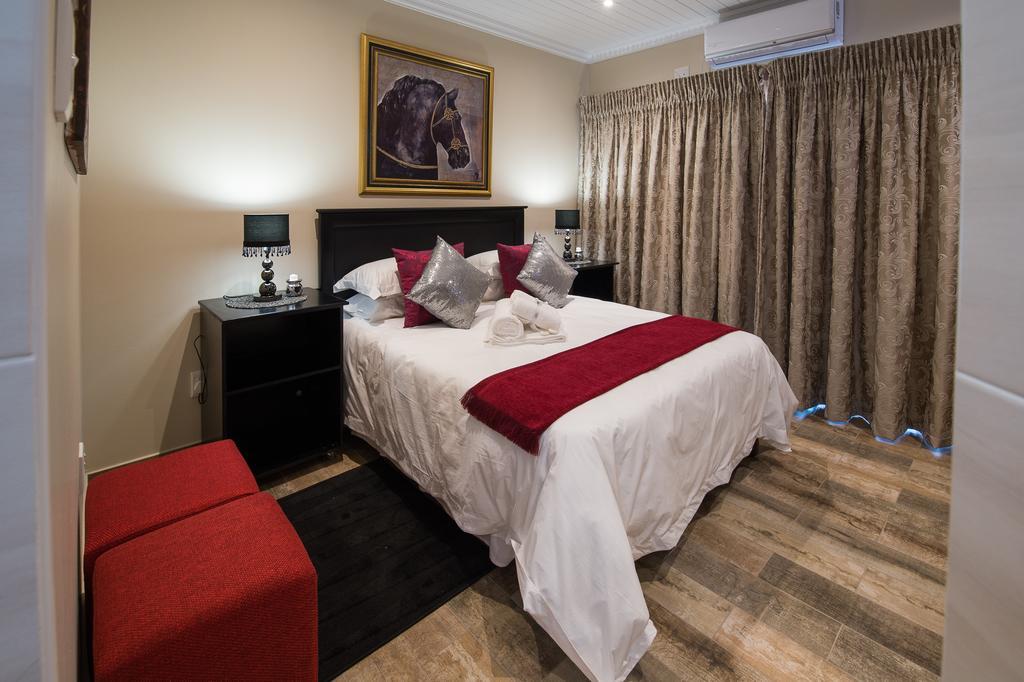 Kings Halt Hotel Bloemfontein Buitenkant foto