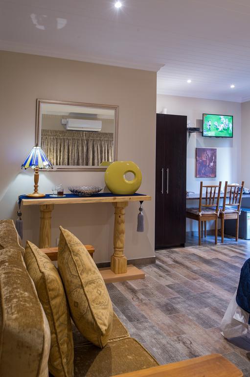 Kings Halt Hotel Bloemfontein Buitenkant foto