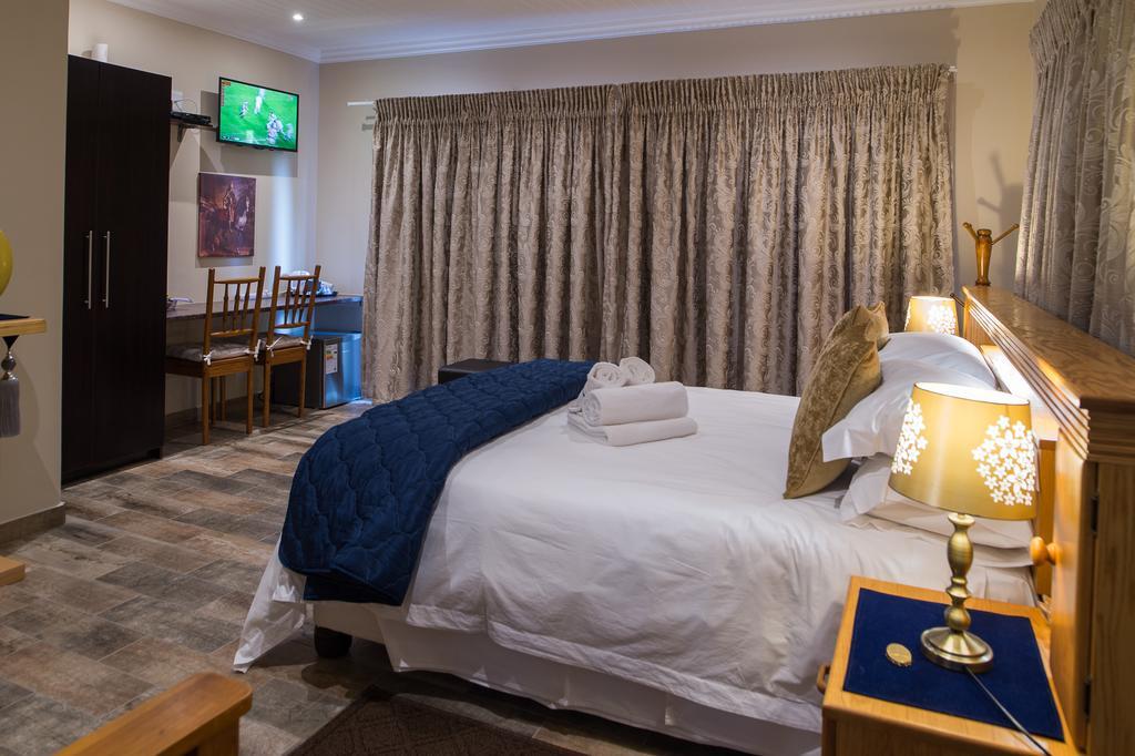 Kings Halt Hotel Bloemfontein Buitenkant foto
