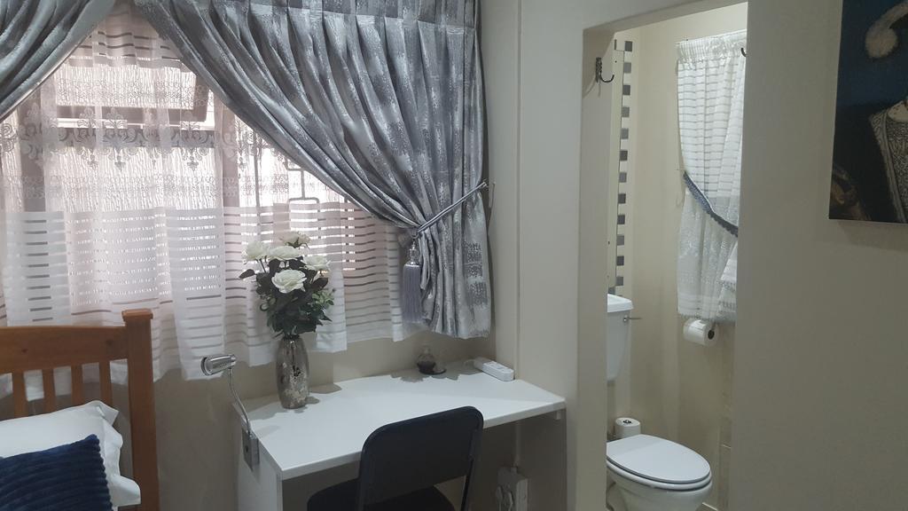 Kings Halt Hotel Bloemfontein Buitenkant foto